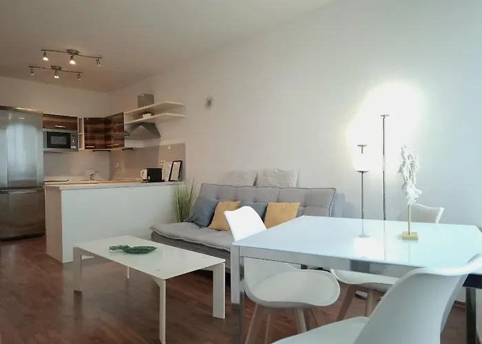 A Zen Getaway With Garage Parking *