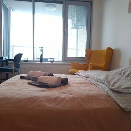 A Zen Getaway With Garage Parking Apartamento Bratislava