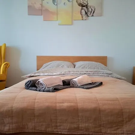 A Zen Getaway With Garage Parking *