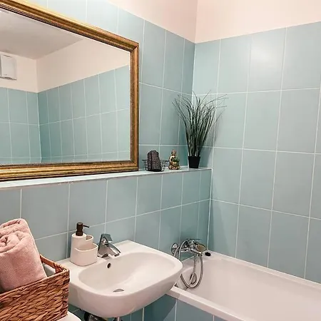 Апартаменти A Zen Getaway With Garage Parking