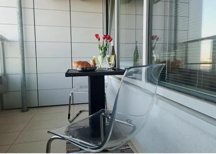 A Zen Getaway With Garage Parking Apartmán